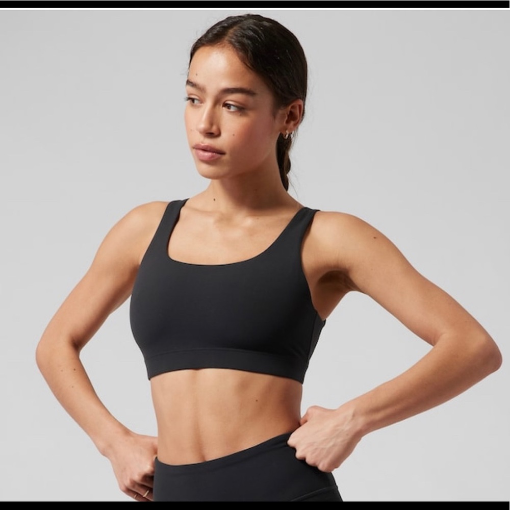 NWT Athleta  Exhale A-C Exhale Bra. Large Black
